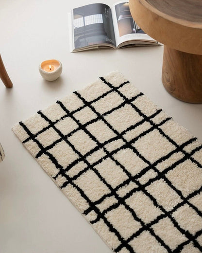 Ultra Soft Minimalist Nordic Stripe Bath Rug, Absorbent, Anti-slippery Mat